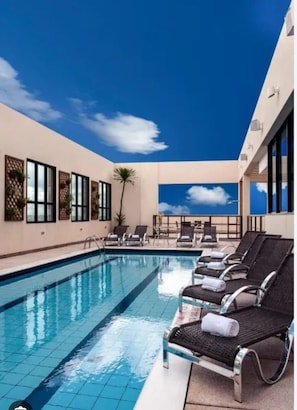 Apartament | Piscina | Piscina a l'aire lliure