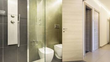 Appartement | Salle de bain | Douche, douche à « effet pluie »