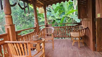 Zimmer, 1 King-Bett | Terrasse/Patio