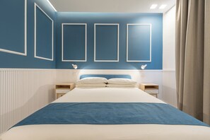 Chambre Deluxe double, balcon, vue sur la ville | Coffre-fort, rideaux d’obscurcissement, système d’insonorisation
