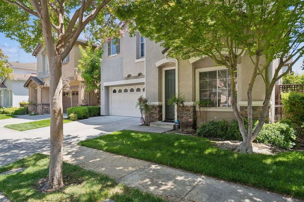 Sunny Serenity: Pet Friendly 5BR Home In San Jose by RedAwning