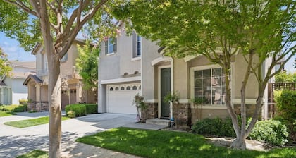 Sunny Serenity: Pet Friendly 5BR Home In San Jose by RedAwning