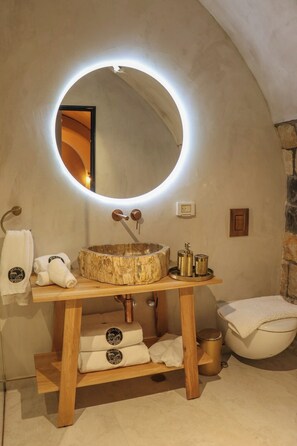 Doppia Luxury | Bagno | Doccia, set di cortesia gratuito, asciugacapelli, pantofole