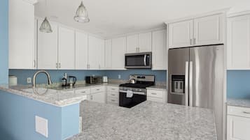 Condo, 2 Bedrooms | Private kitchen | Fridge, oven, coffee/tea maker, electric kettle