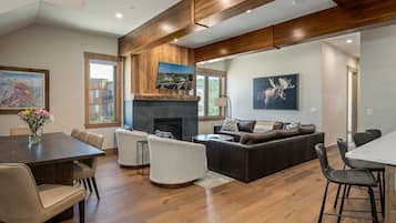 Condo, 3 Bedrooms | Interior