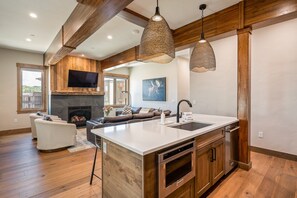 Condo, 3 quartos | Parte interna