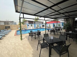 Swim-up bar - Riviera Luxury Boutique Hotel (Lagos)