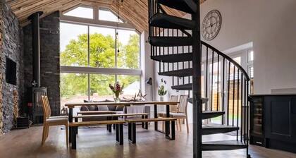 The Oak Barn conversion with Hot Tub