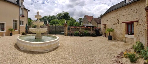 Small house in the heart of a 15th century property.