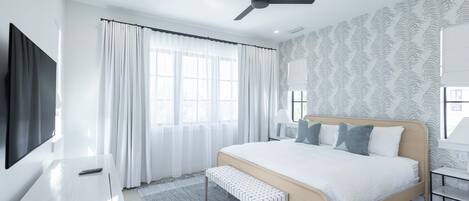 6 habitaciones, escritorio, tabla de planchar con plancha y wifi