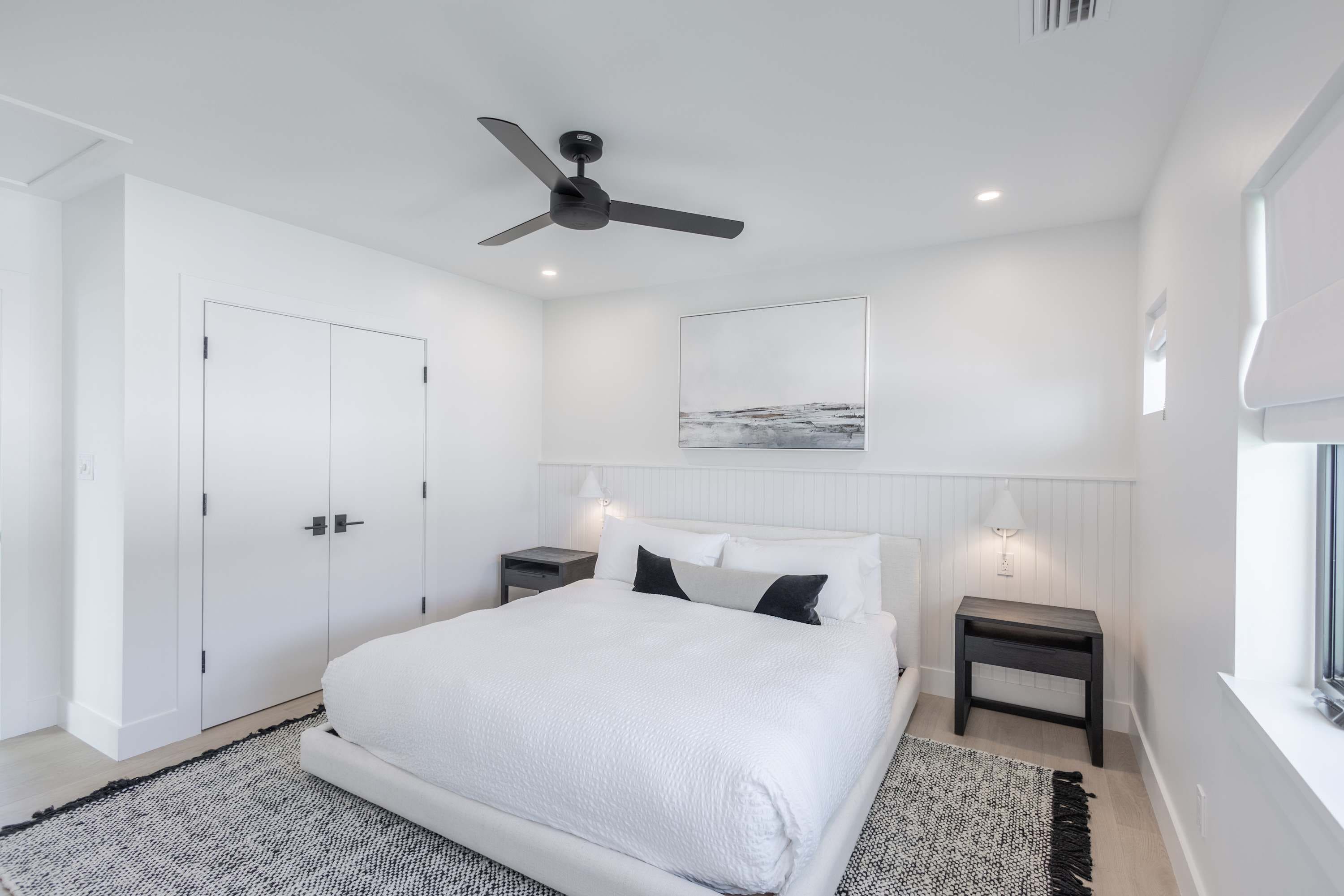6 bedrooms, desk, iron/ironing board, WiFi