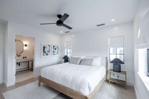 6 bedrooms, desk, iron/ironing board, WiFi - Catchlight House at Lunara Bay (Key West)