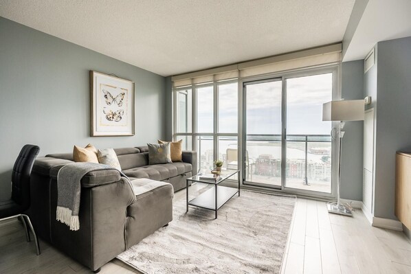 TV - GLOBALSTAY. Lake View 1bd+den in Downtown (Toronto/Canada)