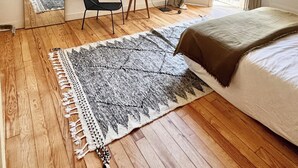 5 室のベッドルーム、アイロン / アイロン台、WiFi (無料)、ベッドシーツ