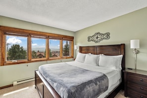 3 bedrooms, internet, bed sheets