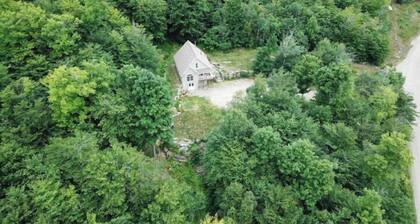 Peaceful Maine Home with Mountain Views