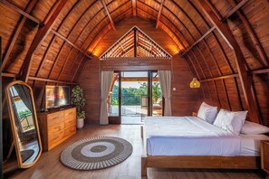 2 bedrooms, iron/ironing board, WiFi, bed sheets - Modern Villa with Gym and rare Jungle view in Canggu (Tibubeneng)