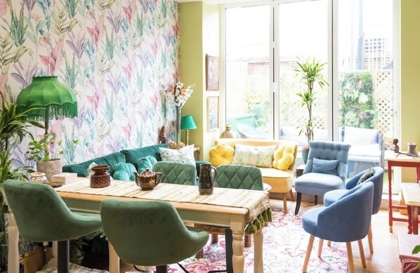 Living area - Flat in London (London)