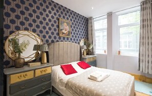 2 quartos, ferros/tábuas de passar roupa, Wi-Fi, roupa de cama