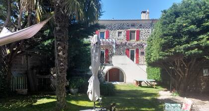 Maison atypique entiÚrement rénovée ,