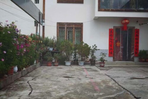 Jiangling Inn