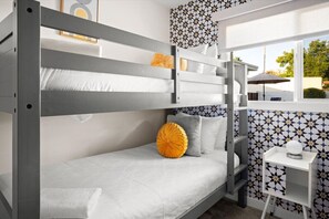 4 bedrooms, desk, iron/ironing board, travel crib