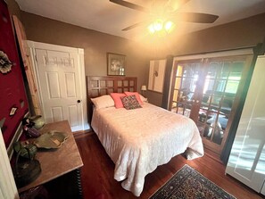 2 habitaciones, tabla de planchar con plancha, wifi y ropa de cama 