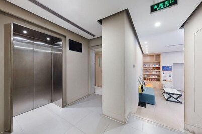 Jinjiang Inn (Xining Daxin Street Night Market, Mojia Street Branch)