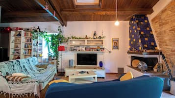 Smart-tv en een open haard