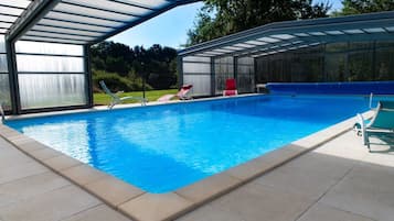 Piscine couverte, piscine chauffée