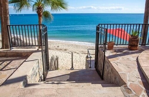 Don Julio  Ocean view poolside room