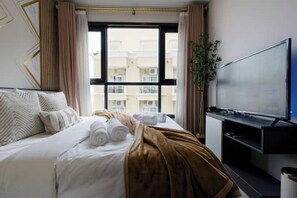 1 bedroom, WiFi, bed sheets - Modern Luxury Zen Steps To The Beach - 2 Min Walk

 (Bang Lamung District Muang Pattaya)