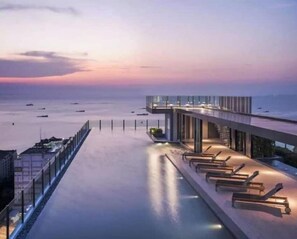 Pool - Modern Luxury Zen Steps To The Beach - 2 Min Walk

 (Bang Lamung District Muang Pattaya)