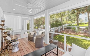 Terrace/patio - Six Seater Golf Cart - Single Story Luxury Home - 3 Bikes (Santa Rosa Beach)