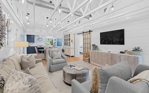 Smart TV - Six Seater Golf Cart - Single Story Luxury Home - 3 Bikes (Santa Rosa Beach)