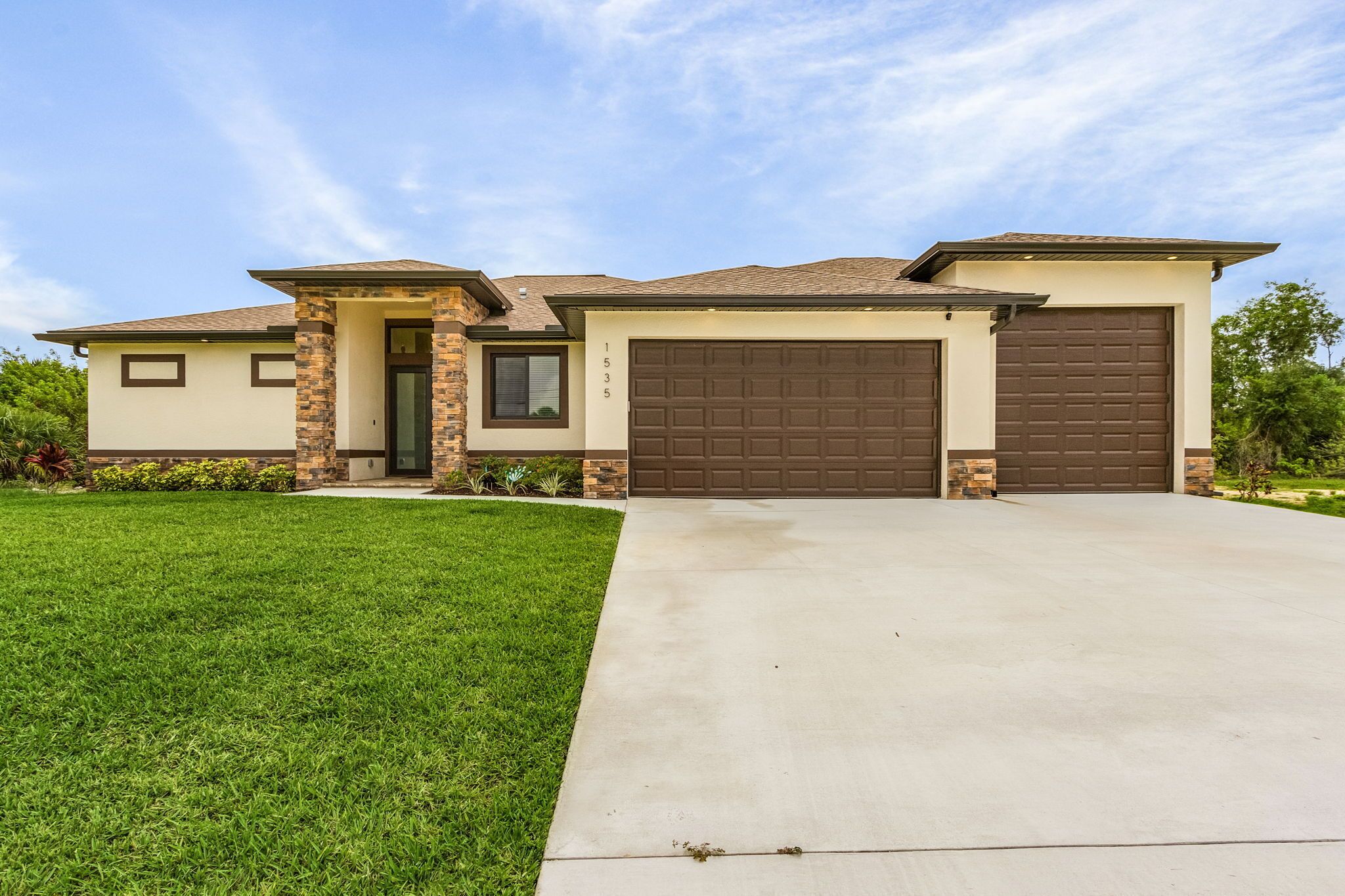 Cape Paradise - Golfer's Dream! 3BD/2Bath Canal front - Cape Coral, FL