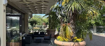 Hotel Regina - DG drei D.G. GmbH