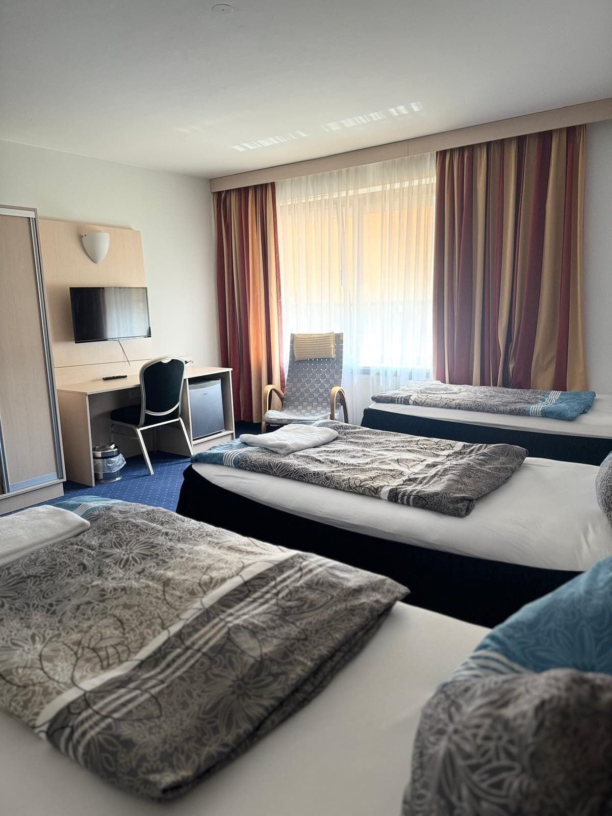Habitación triple básica, baño privado (Dreibettzimmer ) | 1 habitación y wifi gratis 
