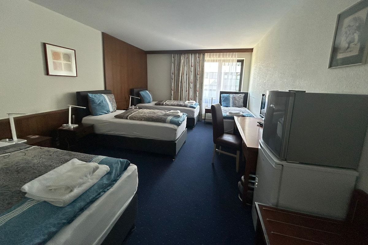 Basic Quadruple Room, Private Bathroom (Vierbettzimmer ) | 1 bedroom, free WiFi