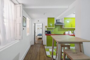 Mikrobølgeovn og kokeplater