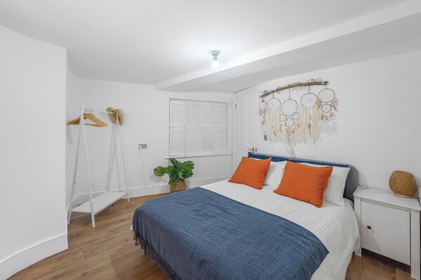 2 bedrooms, WiFi, bed sheets