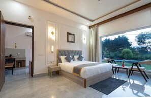Premium bedding, laptop workspace, blackout curtains, soundproofing - Corbett The Regnum Resort (Ramnagar)