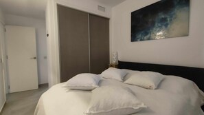 2 bedrooms, iron/ironing board, free WiFi, bed sheets - Villa Amalia 25 - Pool views ground floor (Torrevieja)