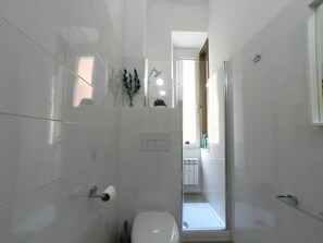 Bathroom - Giuseppe Apartment (Rome)