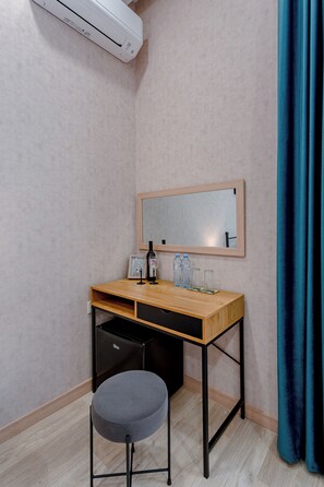 Double Room | 1 bedroom, premium bedding, in-room safe, desk