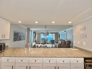 Interior - Beach Front, pool, hot tub (Panama City Beach)