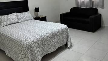 1 Schlafzimmer, Schreibtisch, Bügeleisen/Bügelbrett, kostenloses WLAN