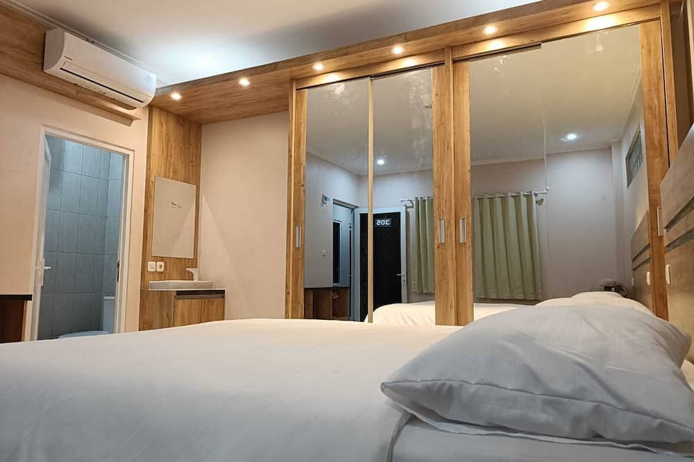 Karana Guesthouse Syariah Bandung & Luang Cafe