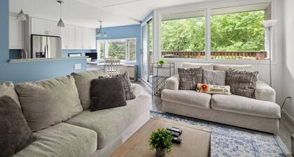The Cozy Oasis: Pool, Firepit, and Scenic Views