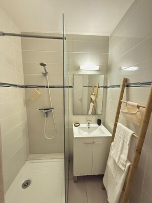 Handtücher, Toilettenpapier